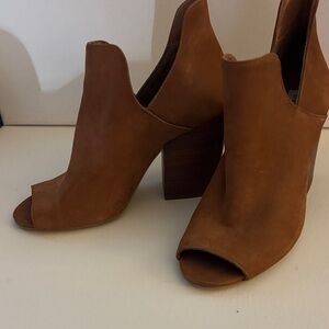 [Steve Madden] Elegant Brown Peep-Toe Booties